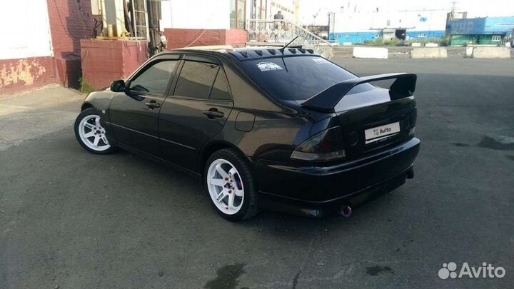 Toyota Altezza 2.0 AT, 2000, 272 000 км