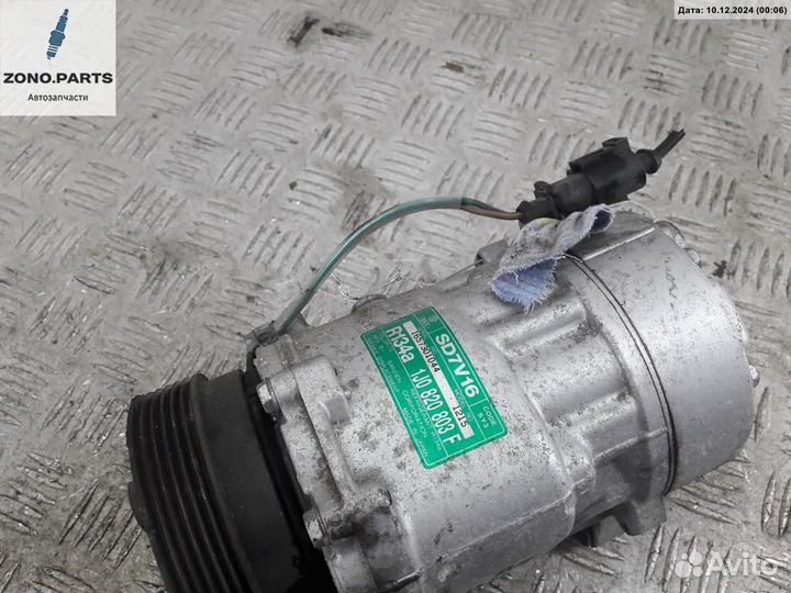 Компрессор кондиционера 1j0820803f на Volkswagen Bora
