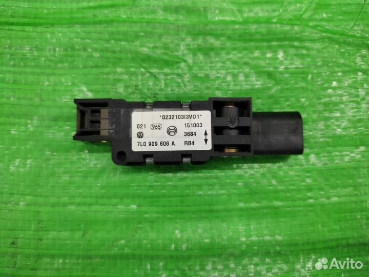 Датчик airbag прав. перед. Volkswagen Touareg