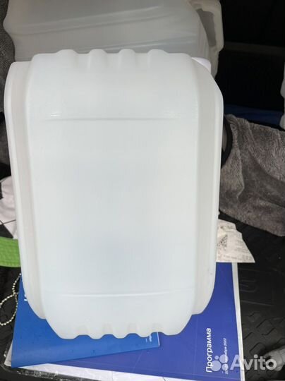 Канистра пластикова 10 литров