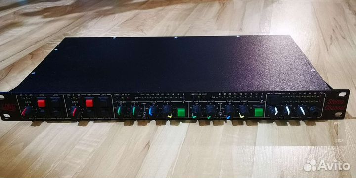 Longe stereo channel