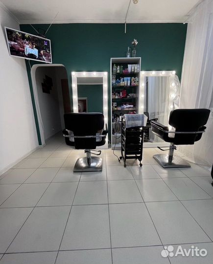 Требуетс парикмахер-универсал