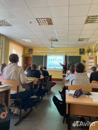 Преподаватель английского языка