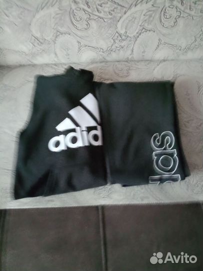 Спортивный костюм adidas