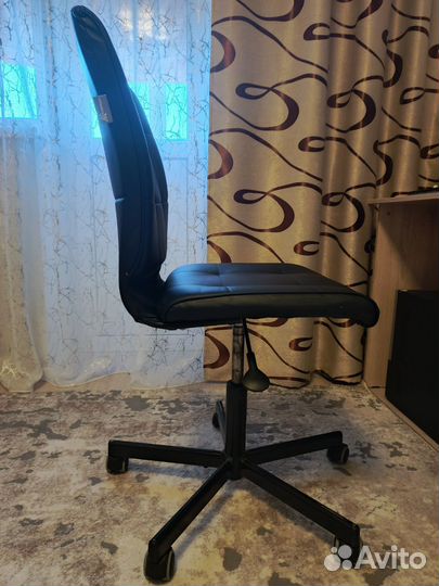 Компьютерное кресло