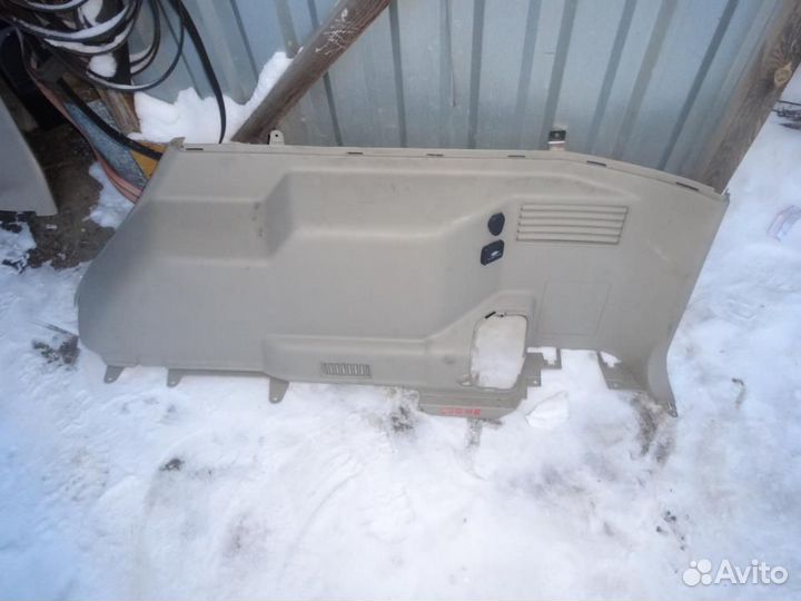 Обшивка багажника прав.ниж. MMC. Pajero/ V93W,V97W