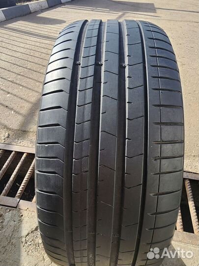 Pirelli P Zero 275/40 R22 107Y