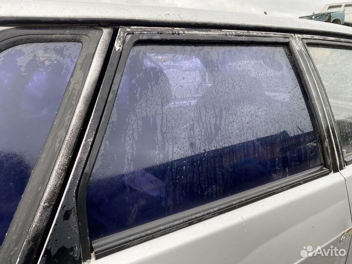 Правая заднее стекло Ваз 21099