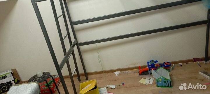 Кровать чердак IKEA svarta