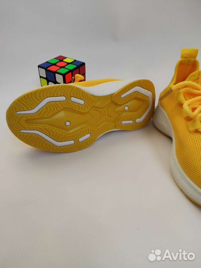 Кроссовки для девочек и мальчиков