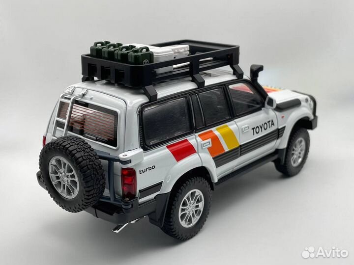 Модель авто Toyota Land Cruiser 80 Off-road 1:24