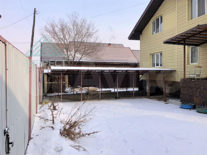 Дом 240 м² на участке 15 сот.