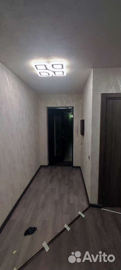 Поклейка обоев, сантехника, пол