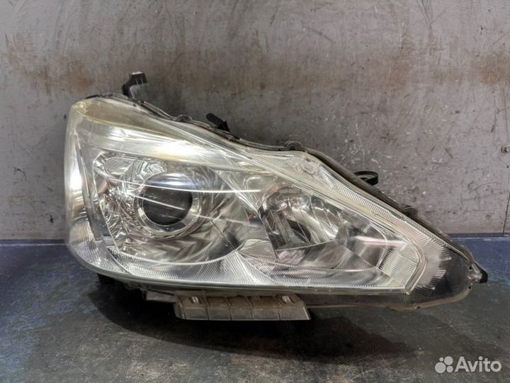 Фара ксенон правая Nissan Teana L33