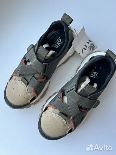 Zara кроссовки новые 31