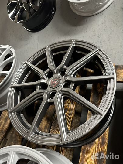 Диски новые R17 5*114,3 ET35 цо67.1