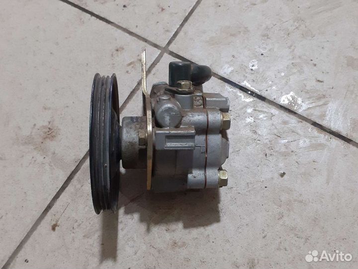 Насос гура Nissan Almera Classic B10