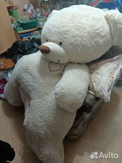 Огромный плюшевый медведь