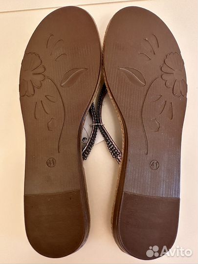 Шлепанцы, парео, кепка от солнца, новые и бу