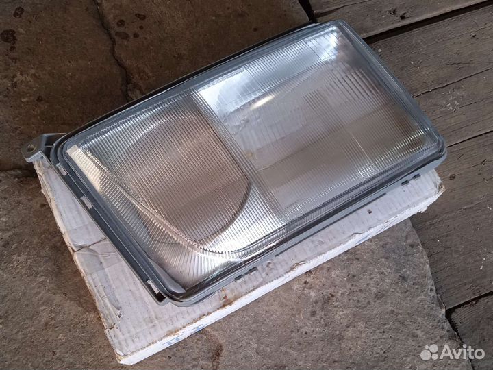 Стекло фары mercedes 124