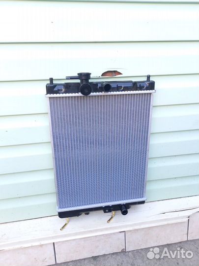 Радиатор охлаждения Nissan Cube 98-02 АКПП