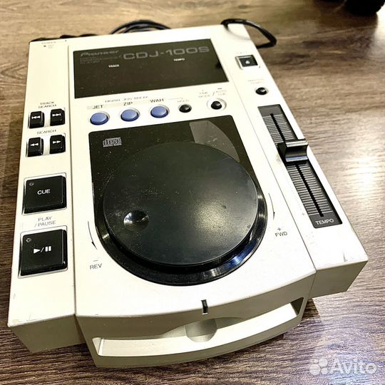 Pioneer CDJ 100 и DJ микшер Numark Matrix 2