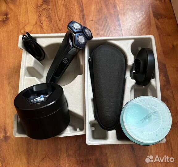 Philips 7000 Series S7882/55 электробритва(не рабо