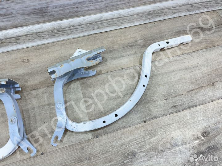 Петли крышки багажника Toyota Camry 50 (2011-2018)