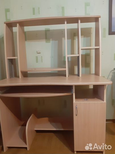 Компьютерный стол