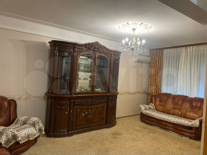 2-к. квартира, 55 м², 1/5 эт.