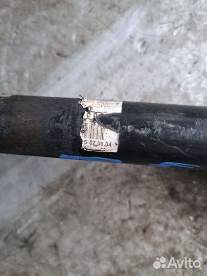 Привод левый Volkswagen Transporter T5