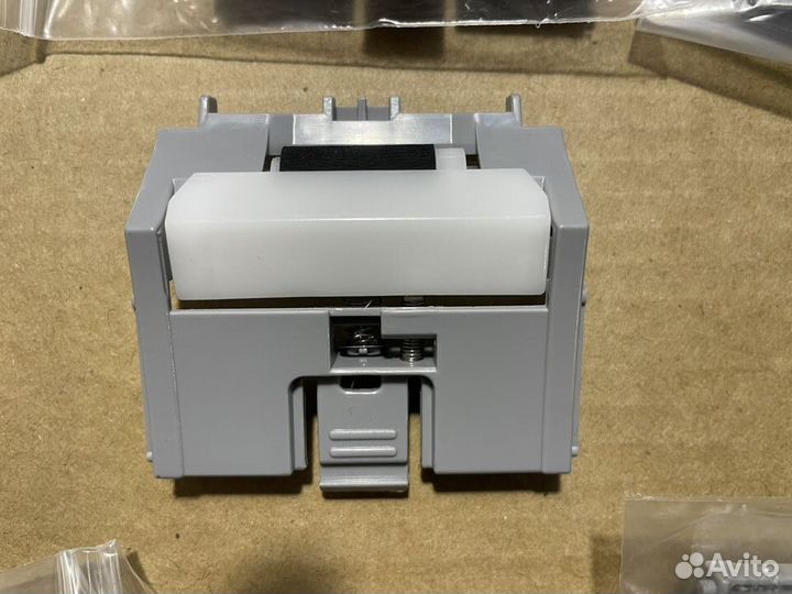 RM2-5745-Ролик отделения HP M501/M506 Новый