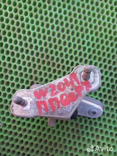 Петля двери передняя правая Mercedes-Benz C-Class