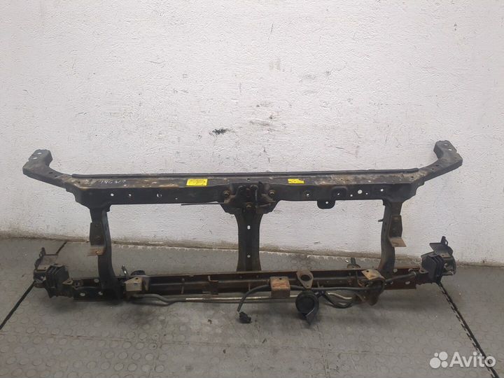 Рамка передняя Nissan Navara, 2006