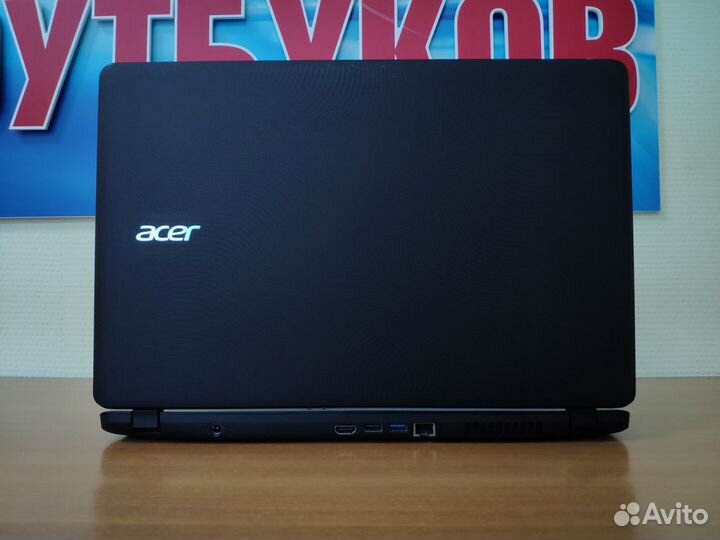Ноутбук Acer / core i3 / ssd / как новый