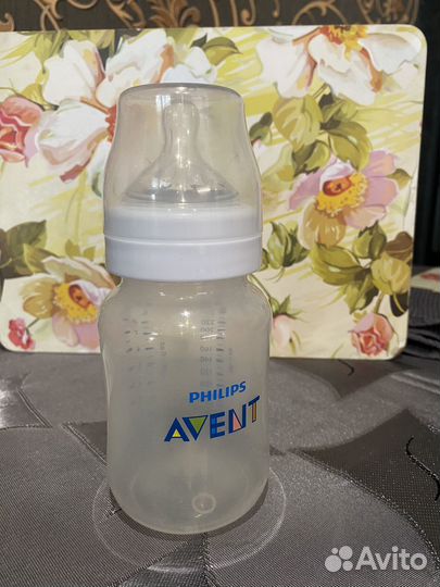 Бутылочки для кормления avent