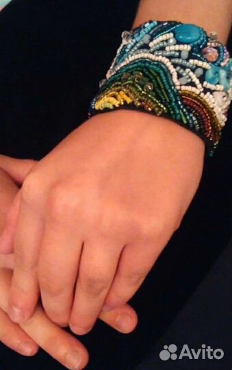 Браслет вышитый бисером
