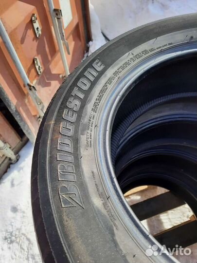 Bridgestone Dueler H/T 685 225/65 R17