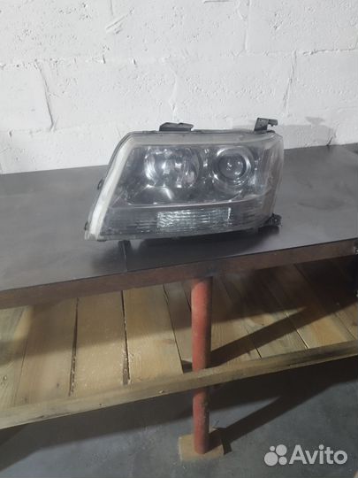 Suzuki grand vitara фара левая