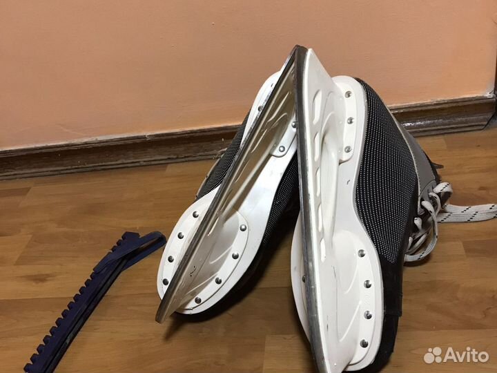 Коньки хоккейные, 44-45
