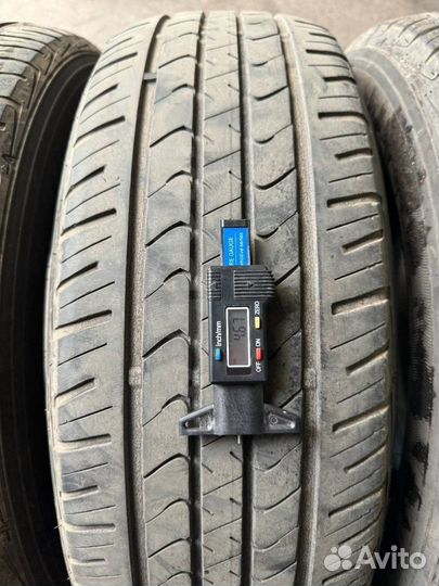 Goodyear EfficientGrip SUV 225/65 R17 102H