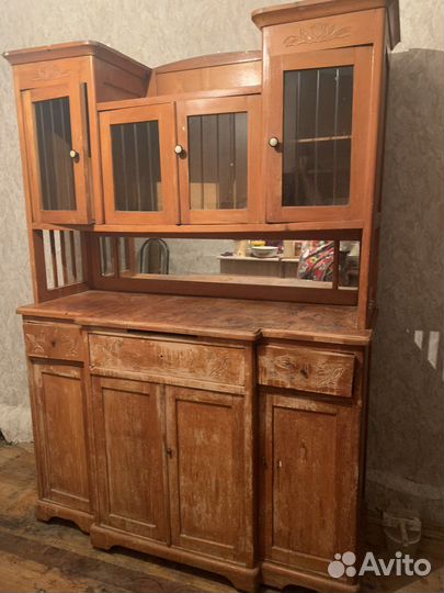 Старинный буфет
