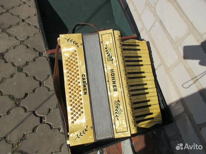 Раритетный аккордеон hohner carmen 40-х годов