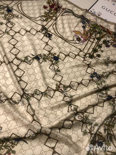 Gucci платок большой