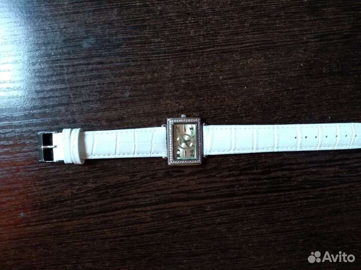 Серебряные часы Ника с фианитами