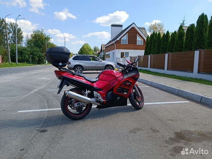 Suzuki RF400