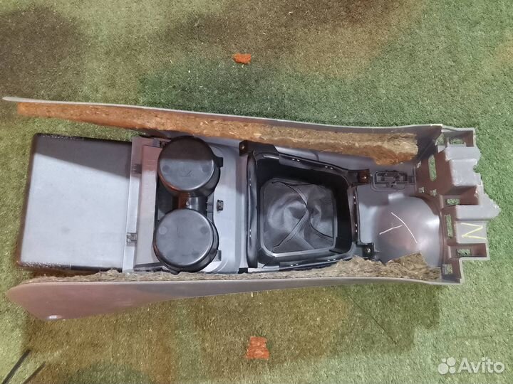 Центральная консоль 77291-S2H-0030 Honda CR-V RD1 дефект крепления