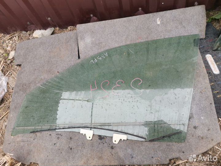 Стекло переднее левое Nissan Cefiro A33