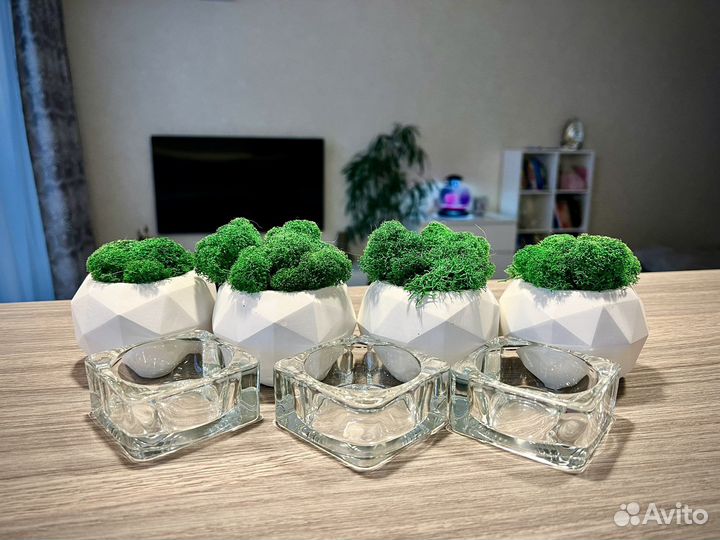 Кашпо с мхом и подсвечники IKEA