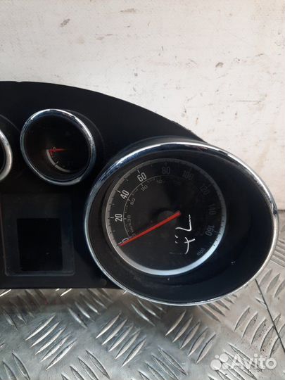 Щиток приборов (приборная панель) Opel Astra